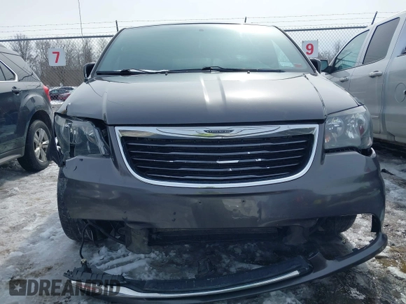 2016 Chrysler Town & Country S with VIN 2C4RC1HG3GR104925, listed as a IAAI auction lot 41682372 with 163,473 mi miles. Bid and sale history available at carsss.com. Image 6.