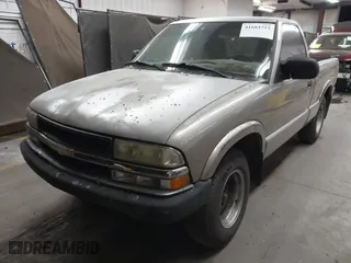 1998 Chevrolet S-10 with VIN 1GCCS1443WK261095, listed as a IAAI auction lot 41684723 with 217,003 mi miles. Bid and sale history available at carsss.com. Image 2.