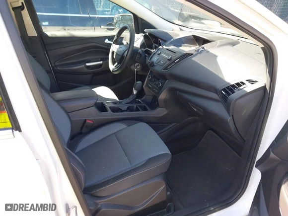 2017 Ford Escape SE with VIN 1FMCU0GD1HUE87252, listed as a IAAI auction lot 41879663 with 122,994 mi miles. Bid and sale history available at carsss.com. Image 5.