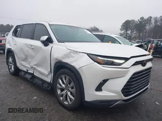 2024 Toyota Highlander XLE z VIN 5TDAAAA59RS011154, wystawiony jako IAAI lot #41243314 z przebiegiem 28 555 mil mil oraz . Historia ofert i sprzedaży dostępna na DreamBid. Obrazek 1.