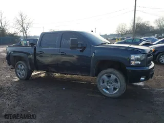 2009 Chevrolet Silverado 1500 LTZ with VIN 3GCEK33349G151522, listed as a IAAI auction lot 41489732 with 227,313 mi miles. Bid and sale history available at carsss.com. Image 13.