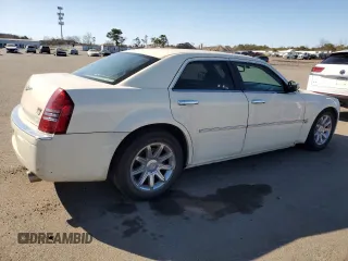 2005 Chrysler 300 with VIN 2C3AA63H85H153707, listed as a Copart auction lot 48615655 with 83,684 mi miles and Clean Title. Bid and sale history available at carsss.com. Image 3.