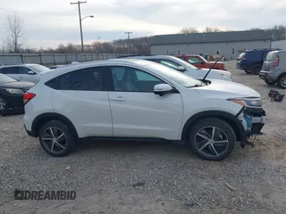 2022 Honda HR-V EX with VIN 3CZRU6H55NM767243, listed as a IAAI auction lot 41811186 with 33,445 mi miles. Bid and sale history available at carsss.com. Image 13.