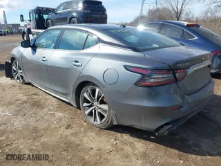 2019 Nissan Maxima S with VIN 1N4AA6AV0KC373884, listed as a IAAI auction lot 41585114 with 190,811 mi miles. Bid and sale history available at carsss.com. Image 3.