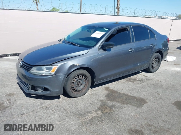 2013 Volkswagen Jetta S с VIN 3VW2K7AJ2DM379876, выставлен на аукционе IAAI как лот 42302215 с пробегом 157 477 миль миль и . История ставок и продаж доступна на DreamBid. Изображение 2.