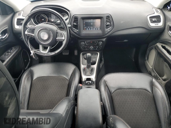 2019 Jeep Compass Latitude z VIN 3C4NJDBBXKT813862, wystawiony jako Copart lot #58957685 z przebiegiem 68 802 mil mil oraz Szkoda całkowita • Salvage title. Historia ofert i sprzedaży dostępna na DreamBid. Obrazek 8.