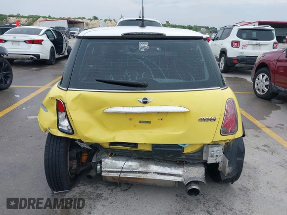 2005 MINI Hardtop with VIN WMWRC33505TK62367, listed as a IAAI auction lot 42397651 with Not provided miles and . Bid and sale history available at DreamBid. Image 16.