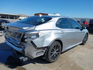 2023 Toyota Camry SE z VIN 4T1G11AK5PU785700, wystawiony jako IAAI lot #41845003 z przebiegiem 21 207 mil mil oraz . Historia ofert i sprzedaży dostępna na DreamBid. Obrazek 4.