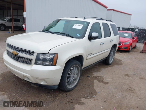 2008 Chevrolet Tahoe LTZ z VIN 1GNFK13018R177922, wystawiony jako IAAI lot #41526809 z przebiegiem 226 636 mil mil oraz . Historia ofert i sprzedaży dostępna na DreamBid. Obrazek 17.