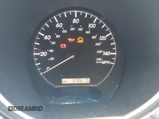 2005 Lexus RX 330 z VIN 2T2HA31U45C045146, wystawiony jako IAAI lot #42383152 z przebiegiem 128 675 mil mil oraz . Historia ofert i sprzedaży dostępna na DreamBid. Obrazek 7.