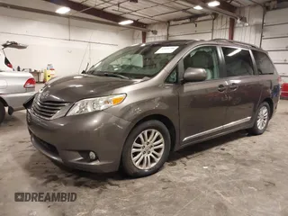 2013 Toyota Sienna XLE AAS z VIN 5TDYK3DC6DS386235, wystawiony jako IAAI lot #42191706 z przebiegiem 144 328 mil mil oraz . Historia ofert i sprzedaży dostępna na DreamBid. Obrazek 2.