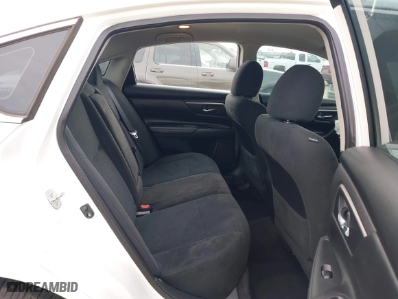 2015 Nissan Altima 2.5 with VIN 1N4AL3AP2FC457477, listed as a IAAI auction lot 41787048 with 122,468 mi miles. Bid and sale history available at carsss.com. Image 8.