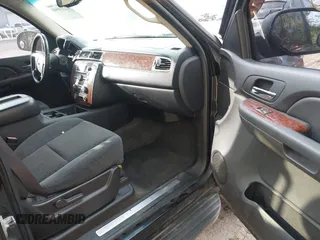 2007 Chevrolet Suburban LT с VIN 1GNFK16317J312027, выставлен на аукционе IAAI как лот 42214940 с пробегом 305 088 миль миль и . История ставок и продаж доступна на DreamBid. Изображение 5.