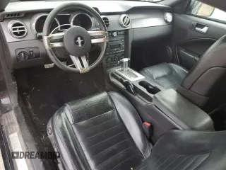 2007 Ford Mustang GT Deluxe z VIN 1ZVFT85H275252373, wystawiony jako Copart lot #55579065 z przebiegiem 125 941 mil mil oraz Szkoda całkowita • Salvage title. Historia ofert i sprzedaży dostępna na DreamBid. Obrazek 8.