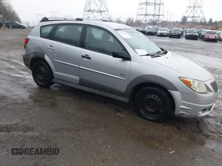 2008 Pontiac Vibe with VIN 5Y2SL65848Z410471, listed as a IAAI auction lot 41741501 with 299,999 mi miles. Bid and sale history available at carsss.com. Image 1.