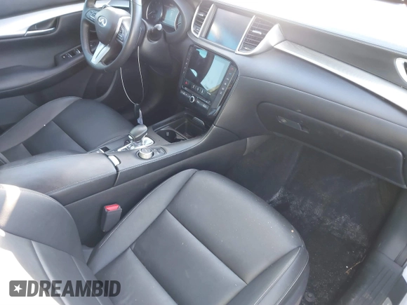 2020 Infiniti QX50 Luxe z VIN 3PCAJ5M37LF105904, wystawiony jako IAAI lot #41251242 z przebiegiem 66 806 mil mil oraz . Historia ofert i sprzedaży dostępna na DreamBid. Obrazek 5.