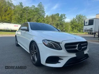 2019 Mercedes-Benz E 300 z VIN WDDZF4KB0KA608079, wystawiony jako Copart lot #59808375 z przebiegiem 60 639 mil mil oraz Czysty tytuł • Clean title. Historia ofert i sprzedaży dostępna na DreamBid. Obrazek 1.