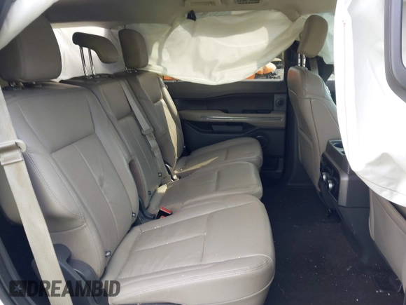 2019 Ford Expedition XLT z VIN 1FMJU1HT1KEA67317, wystawiony jako IAAI lot #42067277 z przebiegiem 88 382 mil mil oraz . Historia ofert i sprzedaży dostępna na DreamBid. Obrazek 8.
