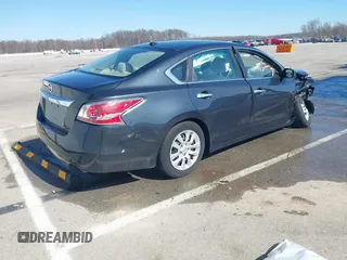 2015 Nissan Altima 2.5 S with VIN 1N4AL3AP0FC465917, listed as a IAAI auction lot 41650721 with 105,357 mi miles. Bid and sale history available at carsss.com. Image 4.