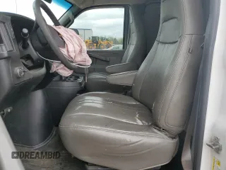 2017 Chevrolet Express Cargo z VIN 1GCWGAFF3H1147488, wystawiony jako Copart lot #51792665 z przebiegiem Nie podano mil oraz Szkody całkowita. Historia ofert i sprzedaży dostępna na DreamBid. Obrazek 7.