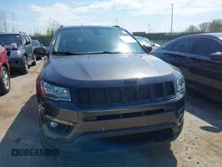 2021 Jeep Compass Latitude z VIN 3C4NJDBB4MT555101, wystawiony jako IAAI lot #42086222 z przebiegiem 45 785 mil mil oraz . Historia ofert i sprzedaży dostępna na DreamBid. Obrazek 12.