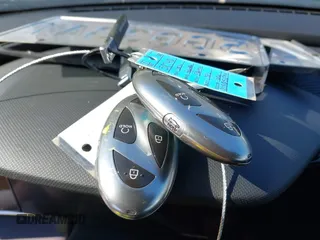 2024 Hyundai Elantra SEL z VIN KMHLM4DG4RU805694, wystawiony jako IAAI lot #41893956 z przebiegiem 4 856 mil mil oraz . Historia ofert i sprzedaży dostępna na DreamBid. Obrazek 11.