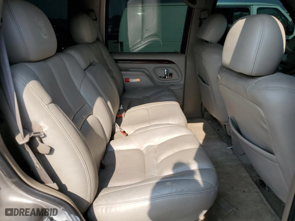2000 Cadillac Escalade with VIN 1GYEK63R2YR210601, listed as a Copart auction lot 64108944 with 186,964 mi miles and Salvage Title. Bid and sale history available at carsss.com. Image 11.