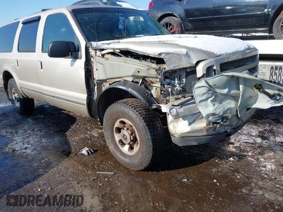 2005 Ford Excursion Limited с VIN 1FMNU43S85ED45734, выставлен на аукционе IAAI как лот 41414423 с пробегом 210 259 миль миль и . История ставок и продаж доступна на DreamBid. Изображение 6.