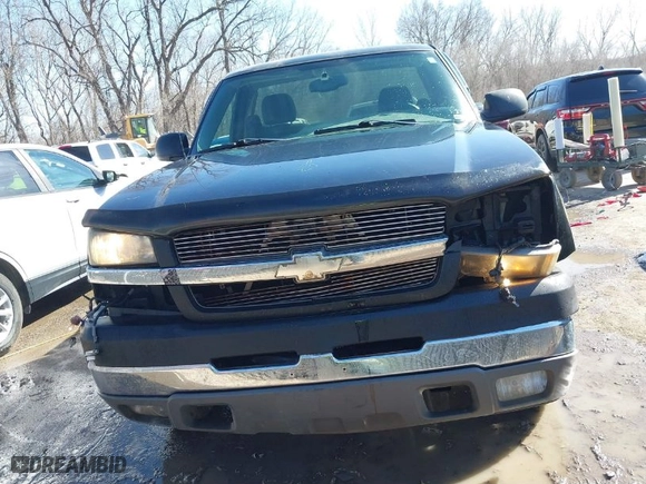 2004 Chevrolet Silverado 2500HD Work Truck with VIN 1GCHK24U84E298859, listed as a IAAI auction lot 41802277 with 1 mi miles. Bid and sale history available at carsss.com. Image 6.