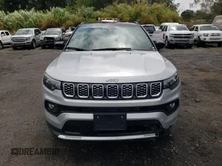 2025 Jeep Compass Limited z VIN 3C4NJDCN5ST525403, wystawiony jako Copart lot #64829565 z przebiegiem 7 790 mil mil oraz Czysty tytuł • Clean title. Historia ofert i sprzedaży dostępna na DreamBid. Obrazek 5.