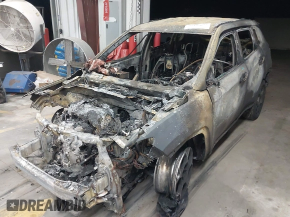 2022 Jeep Compass Trailhawk with VIN 3C4NJDDB2NT233782, listed as a IAAI auction lot 42137677 with Not provided miles and . Bid and sale history available at DreamBid. Image 6.