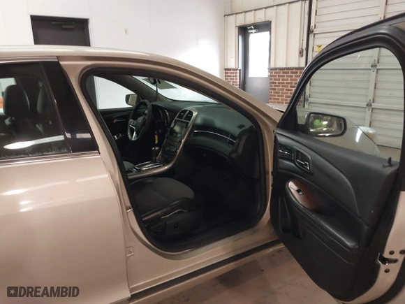 2013 Chevrolet Malibu LT with VIN 1G11E5SA3DF265015, listed as a IAAI auction lot 41400138 with 180,301 mi miles. Bid and sale history available at carsss.com. Image 5.