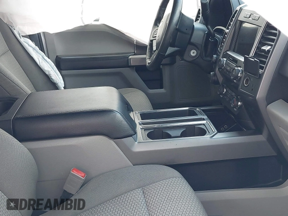 2019 Ford F-150 XL z VIN 1FTEW1E50KKE04180, wystawiony jako IAAI lot #42421022 z przebiegiem 73 912 mil mil oraz . Historia ofert i sprzedaży dostępna na DreamBid. Obrazek 5.