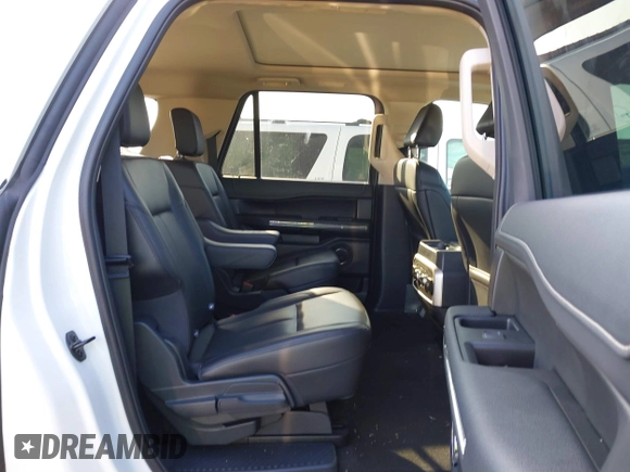 2024 Ford Expedition Max XLT with VIN 1FMJK1J80REA51759, listed as a IAAI auction lot 41157589 with 10,369 mi miles and . Bid and sale history available at DreamBid. Image 8.