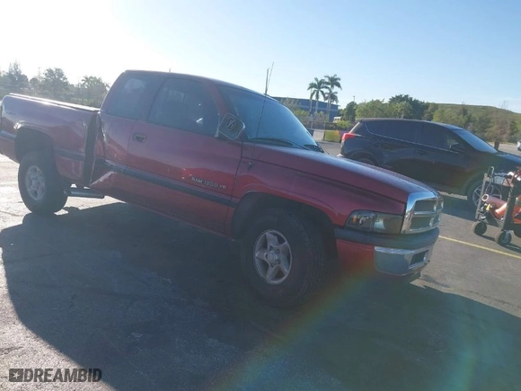 1996 Dodge Ram 1500 with VIN 3B7HC13Y1TG122318, listed as a IAAI auction lot 41748298 with 154,039 mi miles. Bid and sale history available at carsss.com. Image 1.