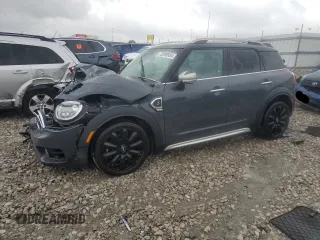 2017 MINI Countryman Cooper S with VIN WMZYT3C38H3D98136, listed as a Copart auction lot 73299934 with 0 mi miles and Salvage Title. Bid and sale history available at carsss.com. Image 1.