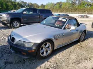 2000 BMW Z3 2.5 z VIN 4USCH9342YLF84496, wystawiony jako Copart lot #50463415 z przebiegiem 275 713 mil mil oraz Szkody całkowita. Historia ofert i sprzedaży dostępna na DreamBid. Obrazek 1.