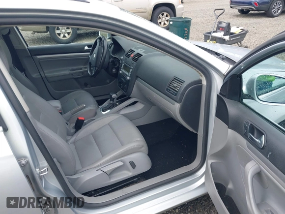 2009 Volkswagen Jetta SE с VIN 3VWPM71K89M342458, выставлен на аукционе IAAI как лот 42269467 с пробегом 186 065 миль миль и . История ставок и продаж доступна на DreamBid. Изображение 5.