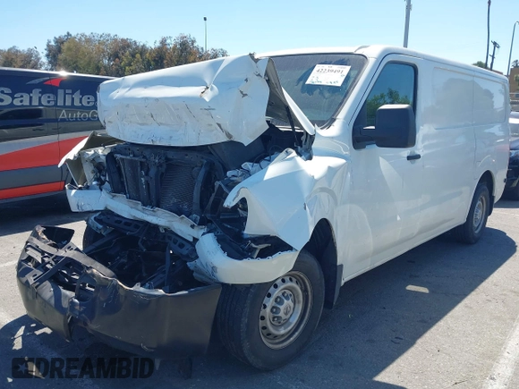 2020 Nissan NV Cargo SV z VIN 1N6BF0KM7LN806302, wystawiony jako IAAI lot #42239491 z przebiegiem 136 204 mil mil oraz . Historia ofert i sprzedaży dostępna na DreamBid. Obrazek 2.