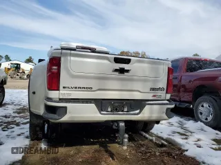 2024 Chevrolet Silverado 3500HD High Country with VIN 1GC4YVEY7RF383855, listed as a Copart auction lot 87835935 with 17,133 mi miles and Salvage Title. Bid and sale history available at carsss.com. Image 6.
