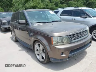 2011 Land Rover Range Rover Sport SC z VIN SALSH2E48BA273301, wystawiony jako IAAI lot #42553111 z przebiegiem 65 512 mil mil oraz . Historia ofert i sprzedaży dostępna na DreamBid. Obrazek 1.