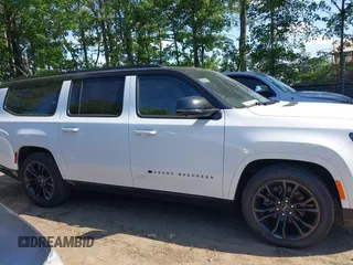 2024 Jeep Grand Wagoneer Series II с VIN 1C4SJSFP8RS150090, выставлен на аукционе IAAI как лот 42548014 с пробегом 34 755 миль миль и . История ставок и продаж доступна на DreamBid. Изображение 13.