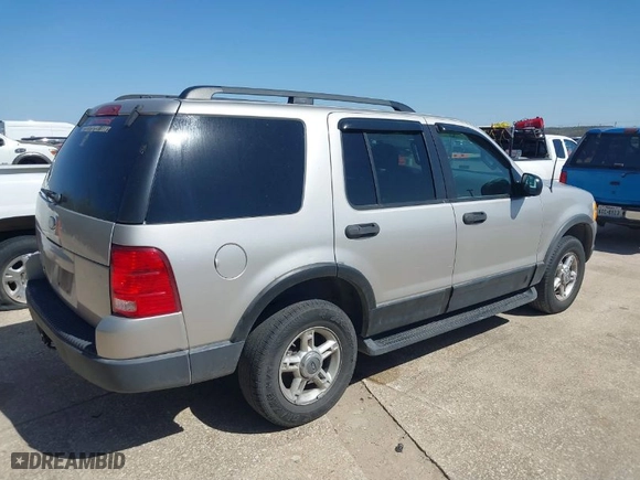 2003 Ford Explorer XLT with VIN 1FMZU73K83UB09767, listed as a IAAI auction lot 41852784 with 208,331 mi miles. Bid and sale history available at carsss.com. Image 4.