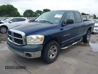 2007 Dodge 1500 ST z VIN 1D7HA18K57J562577, wystawiony jako IAAI lot #42355951 z przebiegiem 190 791 mil mil oraz . Historia ofert i sprzedaży dostępna na DreamBid. Obrazek 22.
