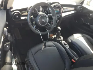 2019 MINI Hardtop Cooper z VIN WMWXP5C52K2H29767, wystawiony jako Copart lot #61006445 z przebiegiem 50 212 mil mil oraz Szkoda całkowita • Salvage title. Historia ofert i sprzedaży dostępna na DreamBid. Obrazek 8.