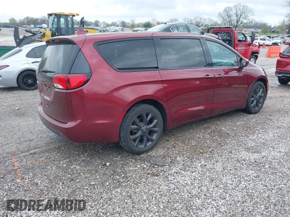 2020 Chrysler Pacifica Touring with VIN 2C4RC1FG2LR126671, listed as a IAAI auction lot 41922148 with 91,154 mi miles and . Bid and sale history available at DreamBid. Image 4.