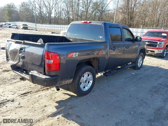 2010 Chevrolet Silverado 1500 LT with VIN 3GCRKSEA6AG173307, listed as a IAAI auction lot 41389967 with 192,155 mi miles. Bid and sale history available at carsss.com. Image 4.