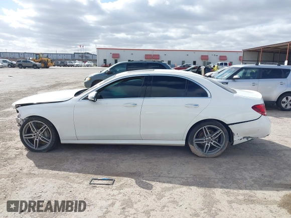 2019 Mercedes-Benz E-Class E 300 with VIN WDDZF4JB0KA512311, listed as a IAAI auction lot 41720142 with 93,714 mi miles. Bid and sale history available at carsss.com. Image 14.