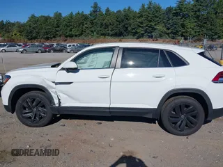 2022 Volkswagen Atlas SE with VIN 1V2KE2CA5NC201682, listed as a IAAI auction lot 40238163 with 44,790 mi miles and . Bid and sale history available at DreamBid. Image 14.