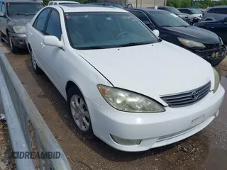 2006 Toyota Camry STD z VIN 4T1BE32K46U721221, wystawiony jako IAAI lot #42350433 z przebiegiem 170 346 mil mil oraz . Historia ofert i sprzedaży dostępna na DreamBid. Obrazek 1.